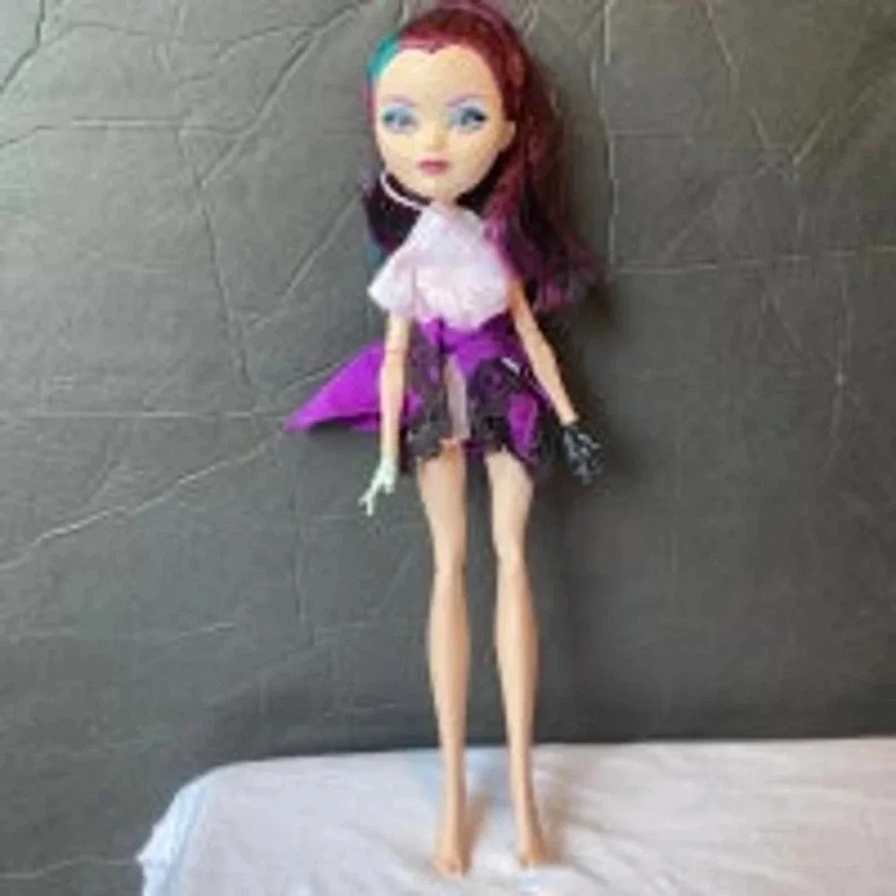 2012 Mattel  Ever After High Doll